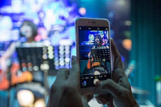 1537927590661046496.jpg 00301012102_25143139.jpg